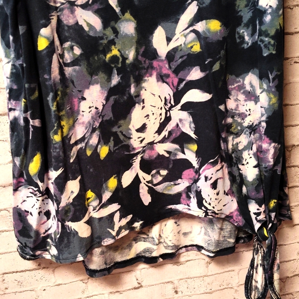 Simply Vera Wang Floral Top - Picture 3 of 4